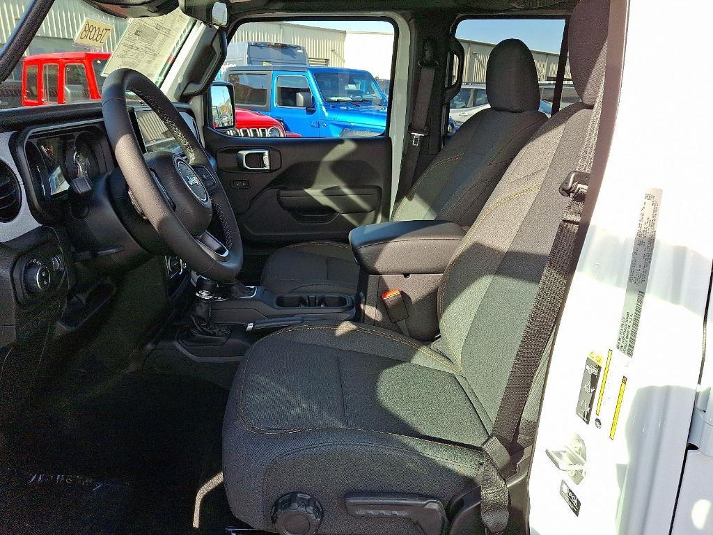 new 2026 Jeep Gladiator car, priced at $48,635