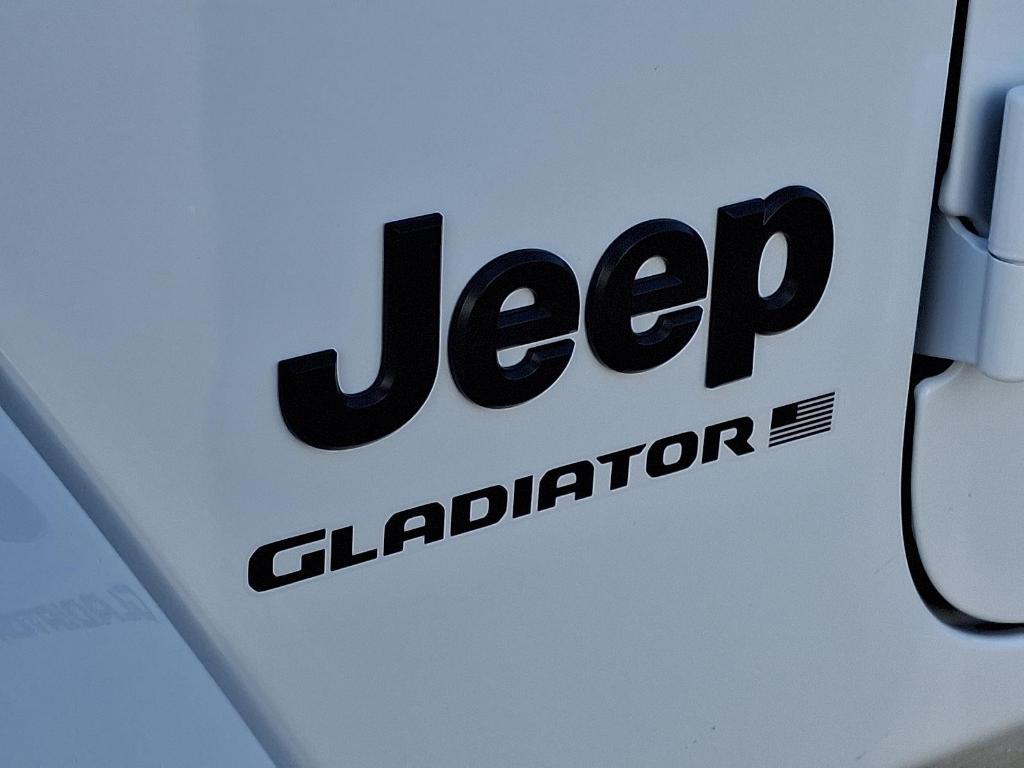 new 2026 Jeep Gladiator car, priced at $48,635