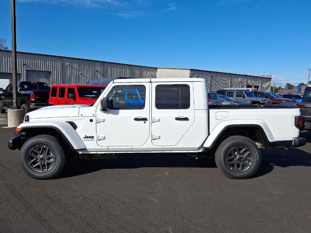 new 2026 Jeep Gladiator car, priced at $48,635