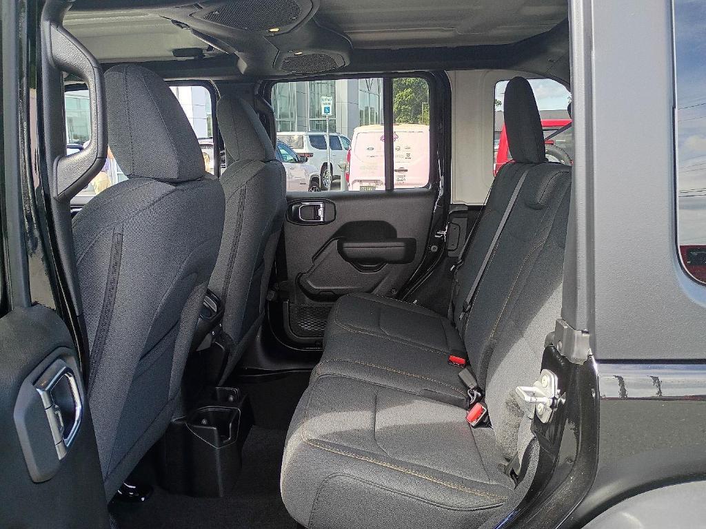 new 2025 Jeep Wrangler car, priced at $48,051