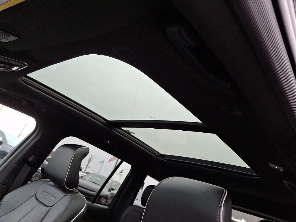 new 2025 Jeep Grand Cherokee car, priced at $59,232