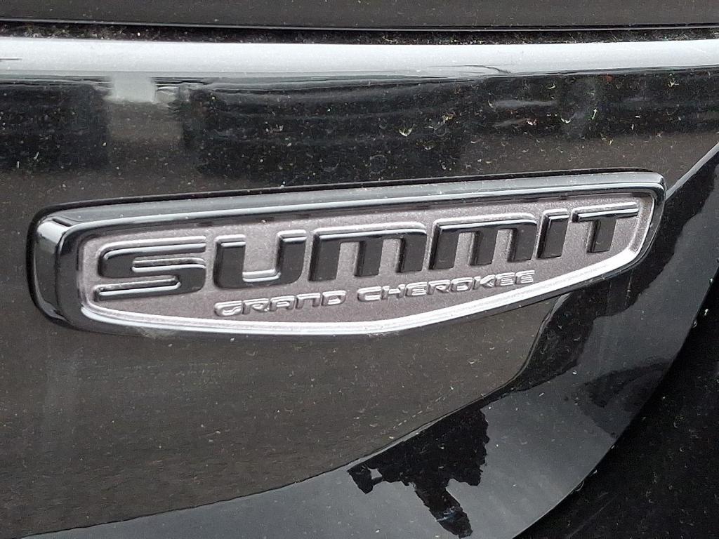 new 2025 Jeep Grand Cherokee car, priced at $59,232