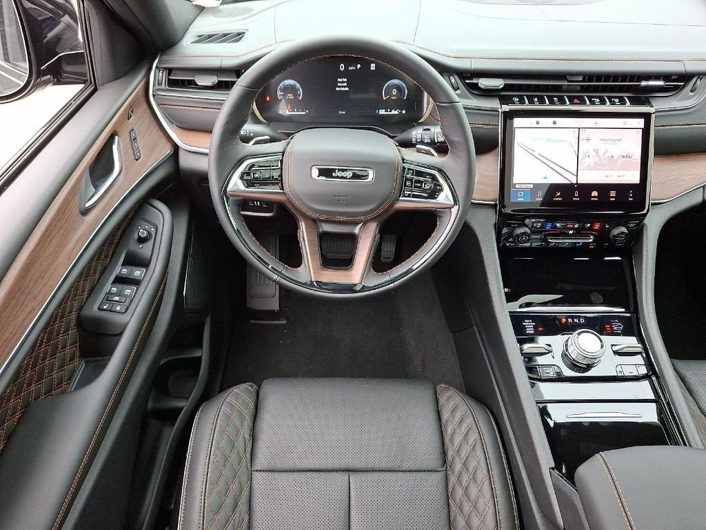 new 2025 Jeep Grand Cherokee car, priced at $59,232
