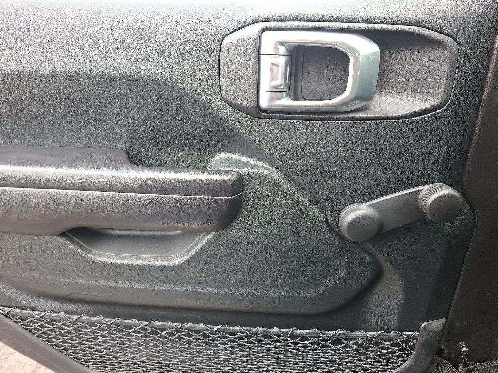 used 2021 Jeep Gladiator car, priced at $30,275