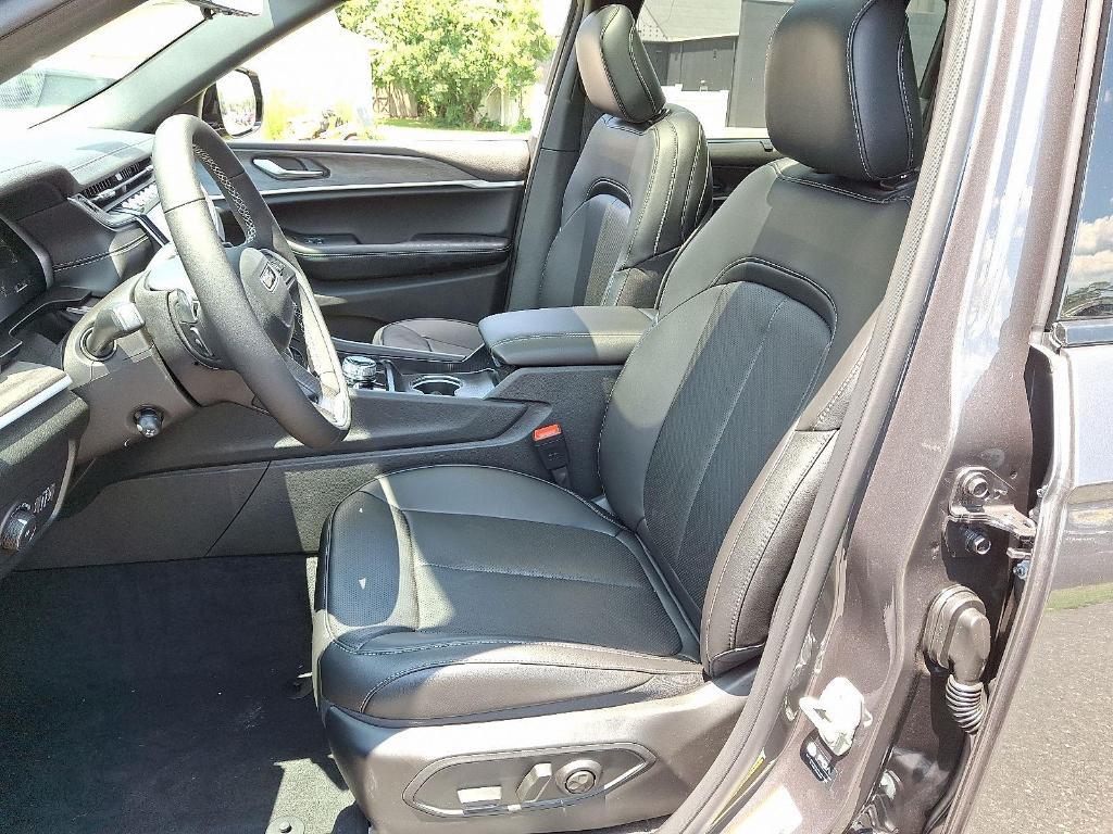 new 2025 Jeep Grand Cherokee L car, priced at $47,532