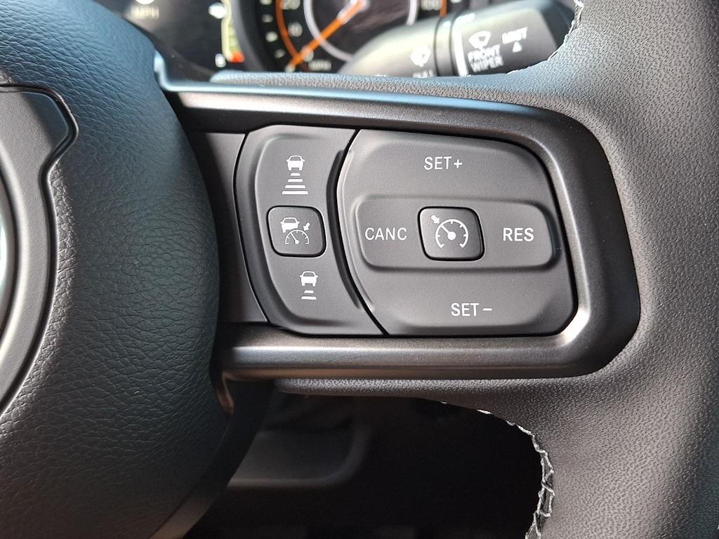 new 2025 Jeep Gladiator car, priced at $42,882