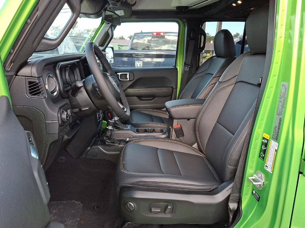 new 2025 Jeep Gladiator car, priced at $42,882