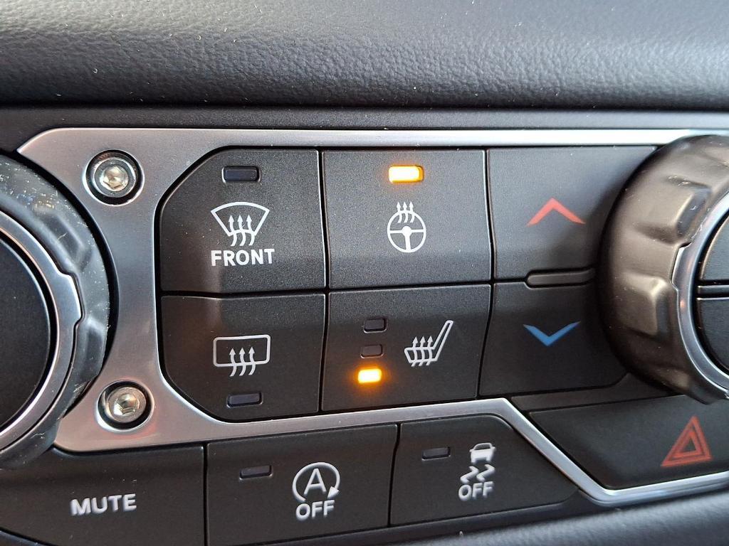 new 2025 Jeep Gladiator car, priced at $42,882