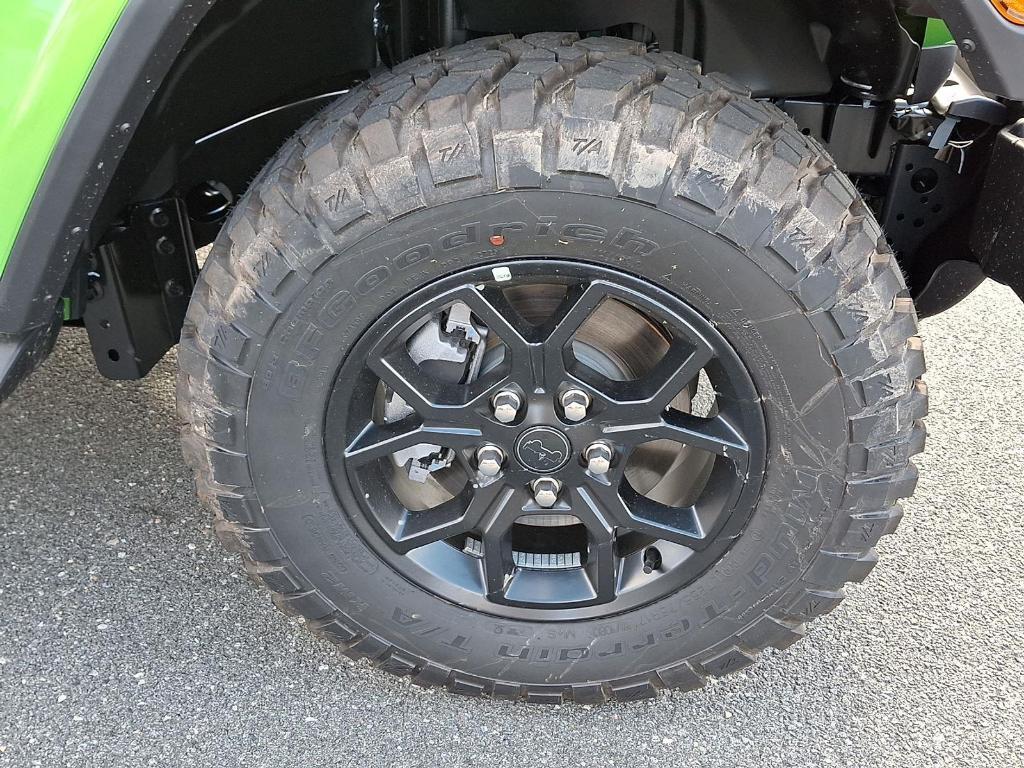 new 2025 Jeep Gladiator car, priced at $42,882