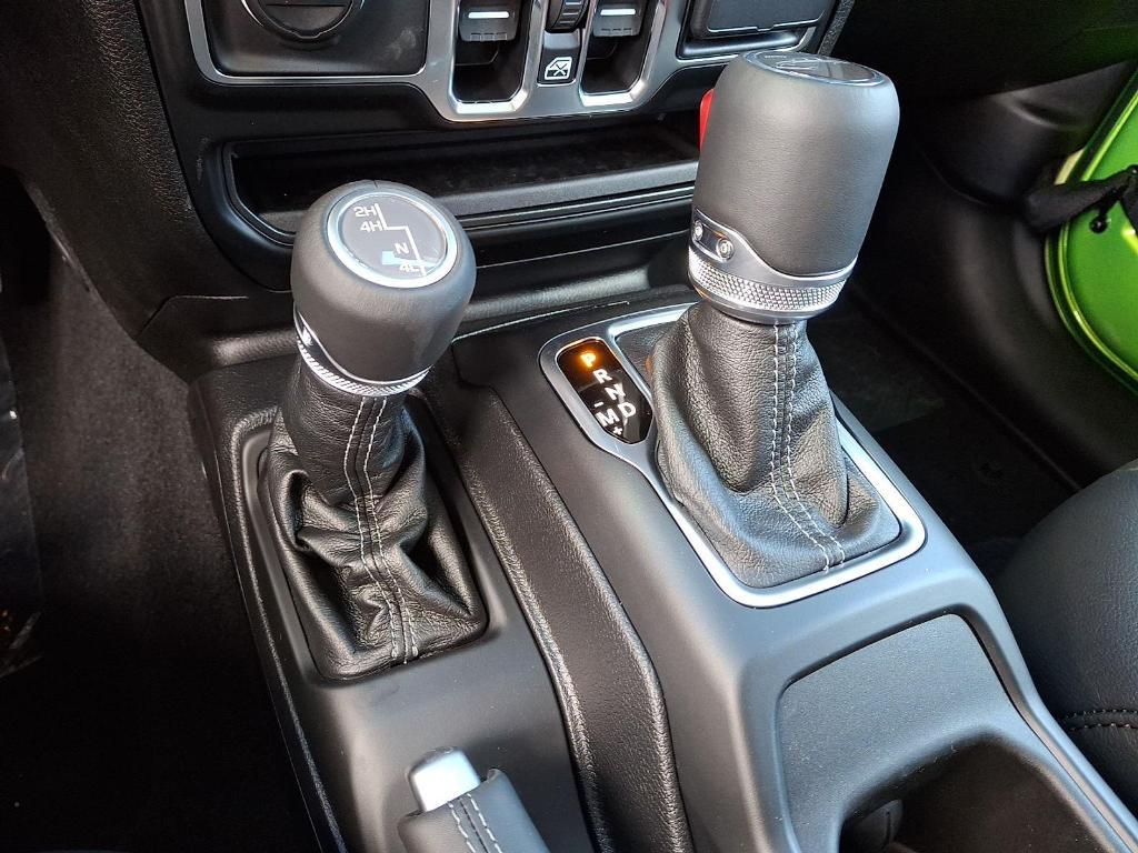 new 2025 Jeep Gladiator car, priced at $42,882