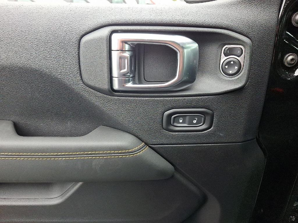 new 2025 Jeep Wrangler car, priced at $50,701