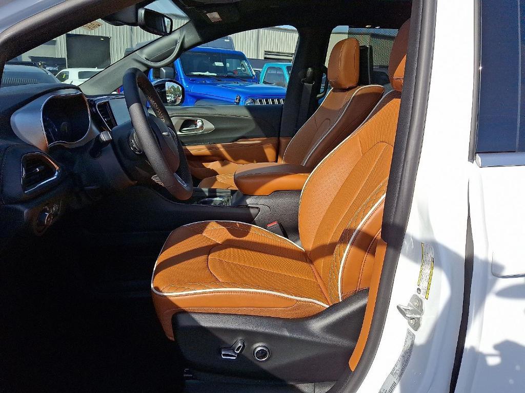 new 2026 Chrysler Pacifica car, priced at $56,626