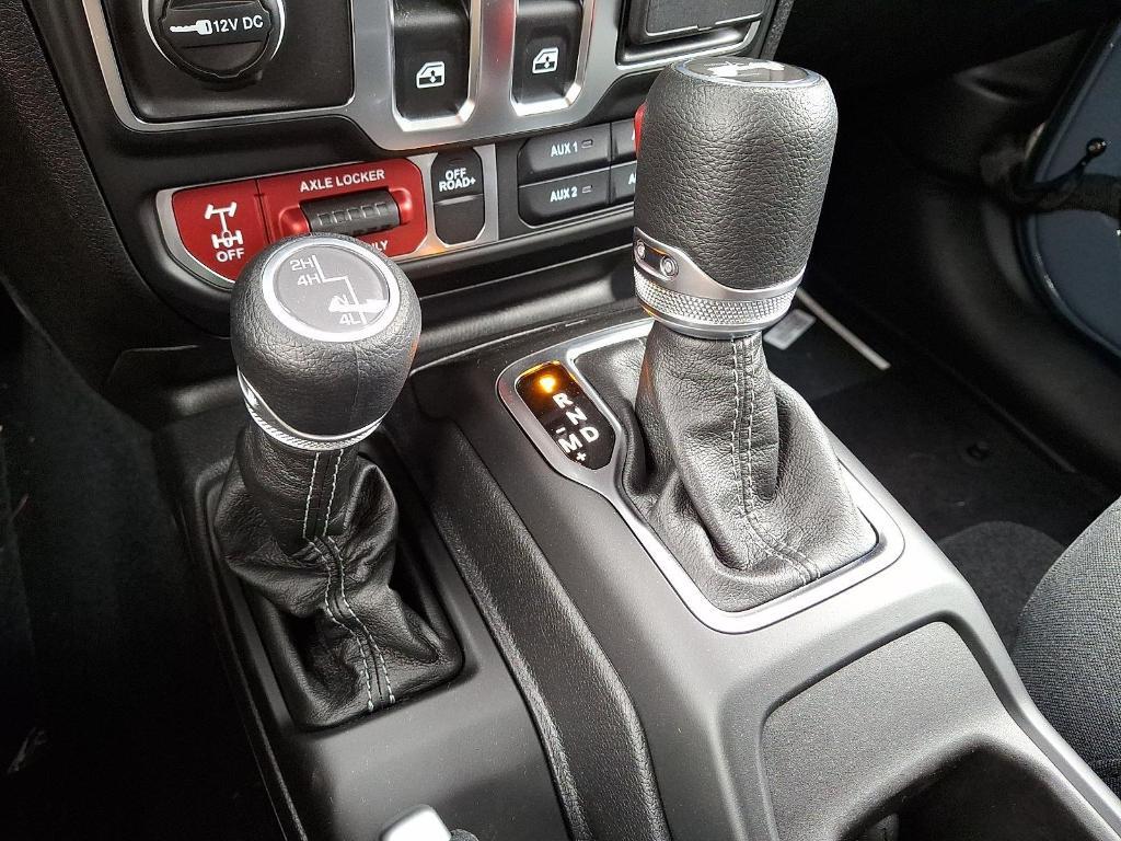 new 2025 Jeep Wrangler car, priced at $43,769