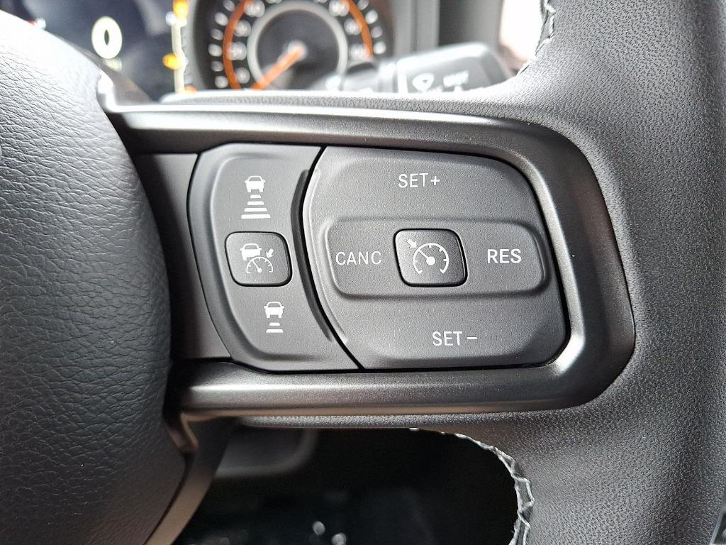 new 2025 Jeep Wrangler car, priced at $43,769