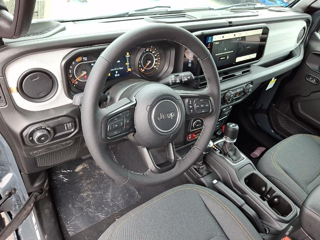 new 2025 Jeep Wrangler car, priced at $43,769
