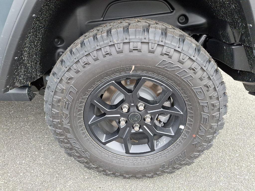 new 2025 Jeep Wrangler car, priced at $43,769