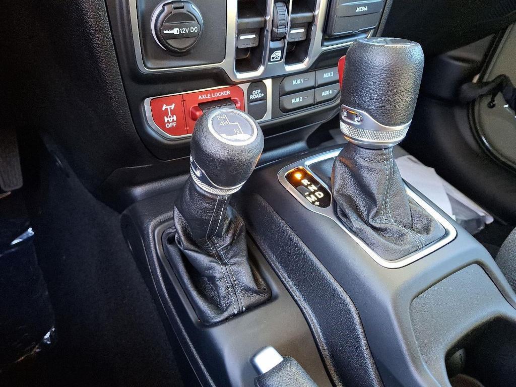 new 2025 Jeep Gladiator car, priced at $45,264