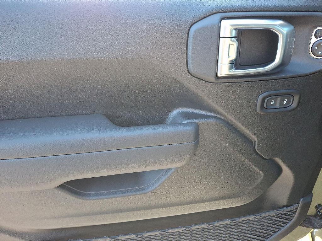 new 2025 Jeep Gladiator car, priced at $45,264