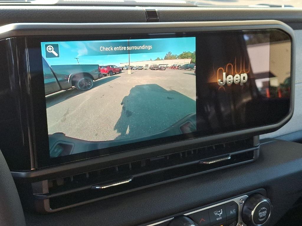 new 2025 Jeep Gladiator car, priced at $45,264