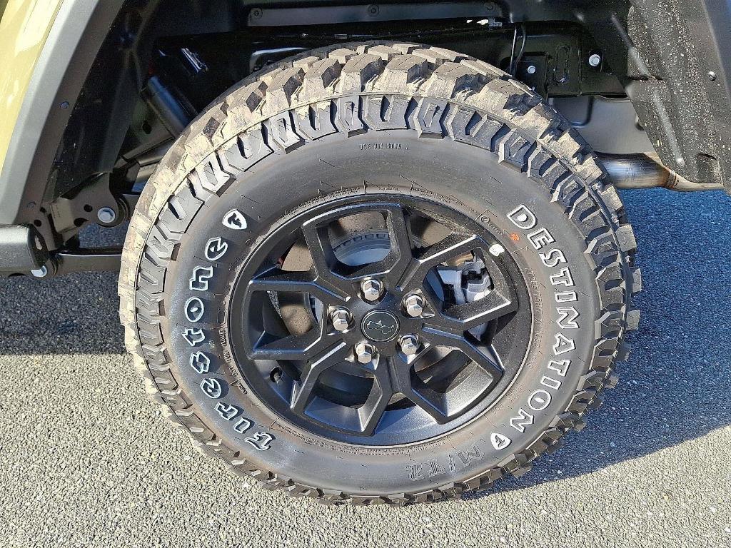 new 2025 Jeep Gladiator car, priced at $45,264