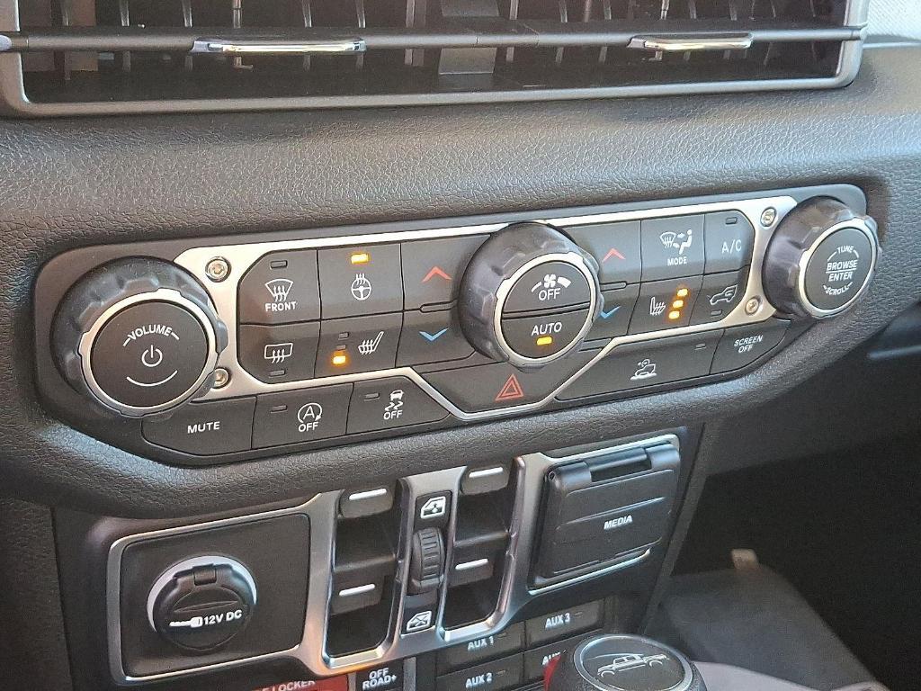 new 2025 Jeep Gladiator car, priced at $45,264