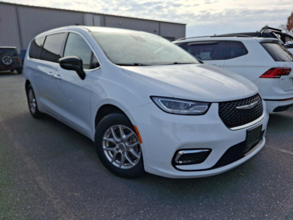 used 2024 Chrysler Pacifica car, priced at $30,500