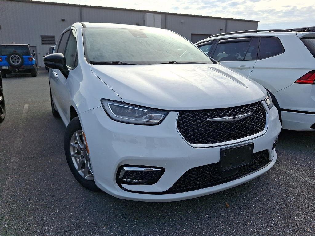 used 2024 Chrysler Pacifica car, priced at $30,500