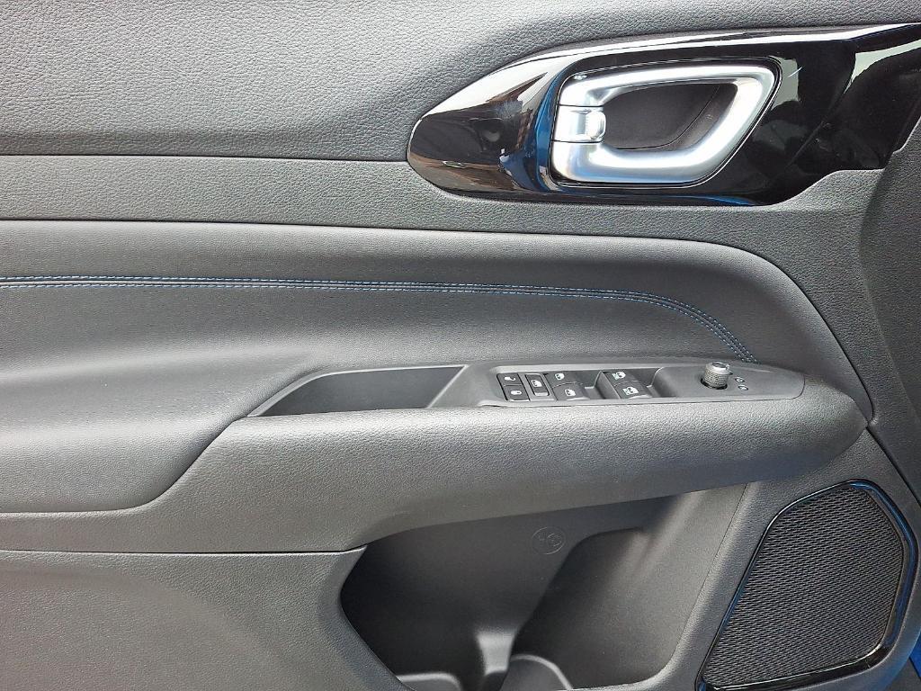 new 2026 Jeep Compass car, priced at $33,275