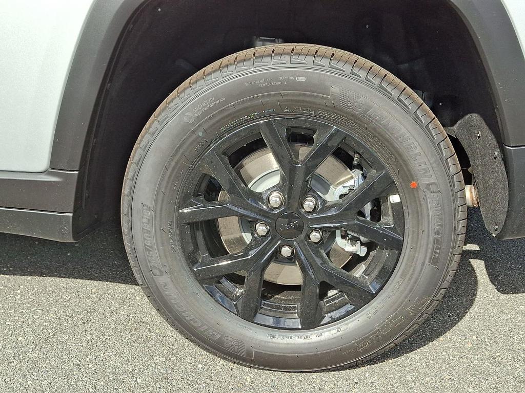 new 2025 Jeep Grand Cherokee L car, priced at $45,181