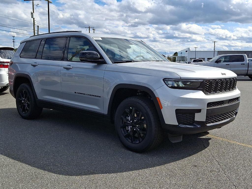 new 2025 Jeep Grand Cherokee L car, priced at $45,181