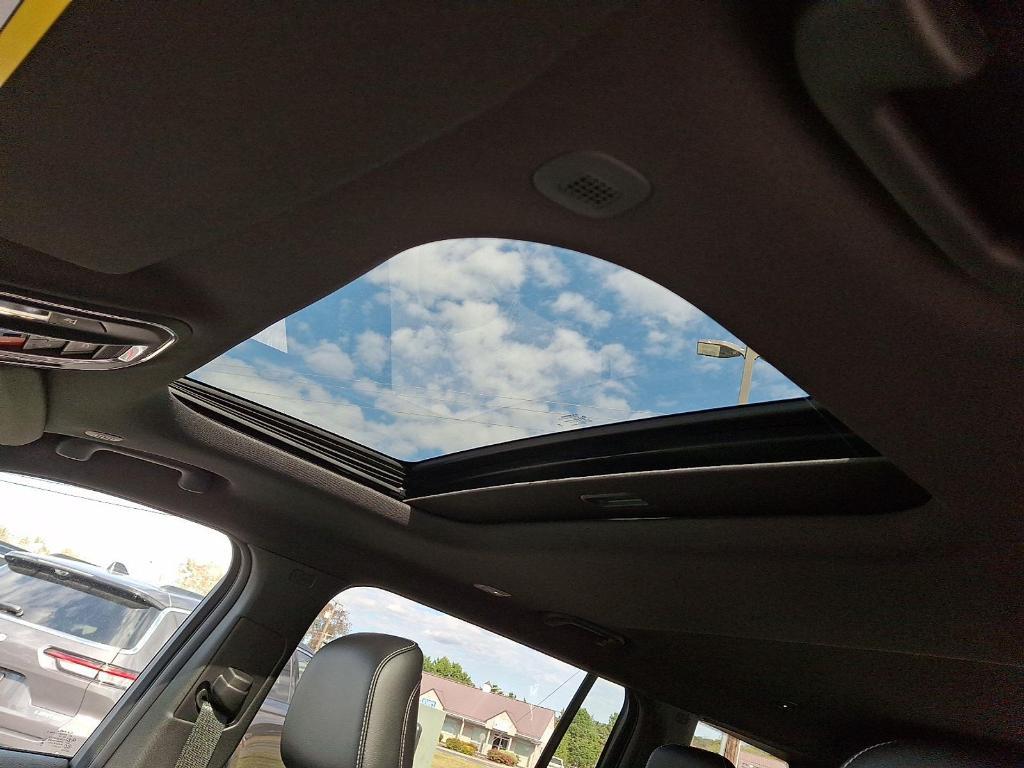 new 2025 Jeep Grand Cherokee L car, priced at $45,181