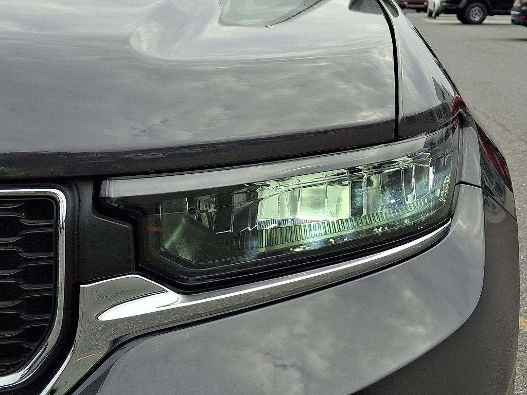 used 2025 Jeep Grand Cherokee car, priced at $37,500