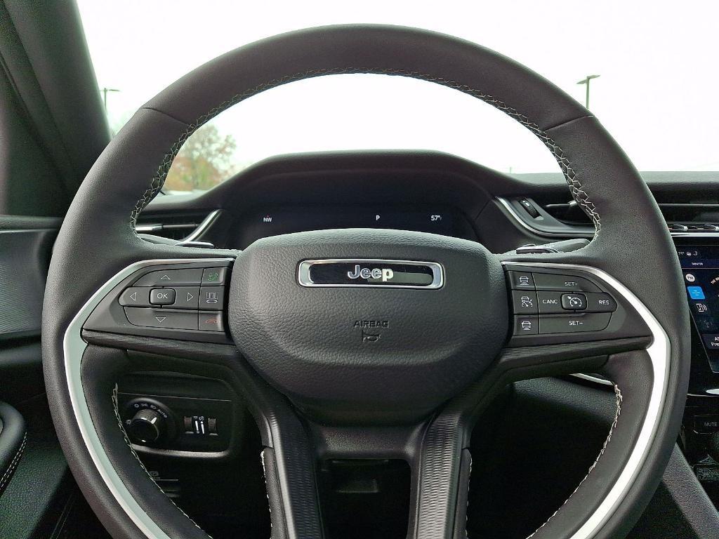 used 2025 Jeep Grand Cherokee car, priced at $37,500