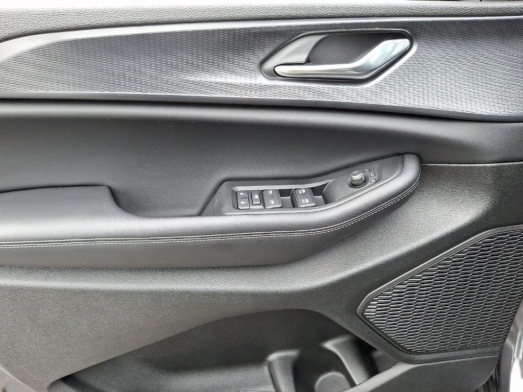 used 2025 Jeep Grand Cherokee car, priced at $37,500