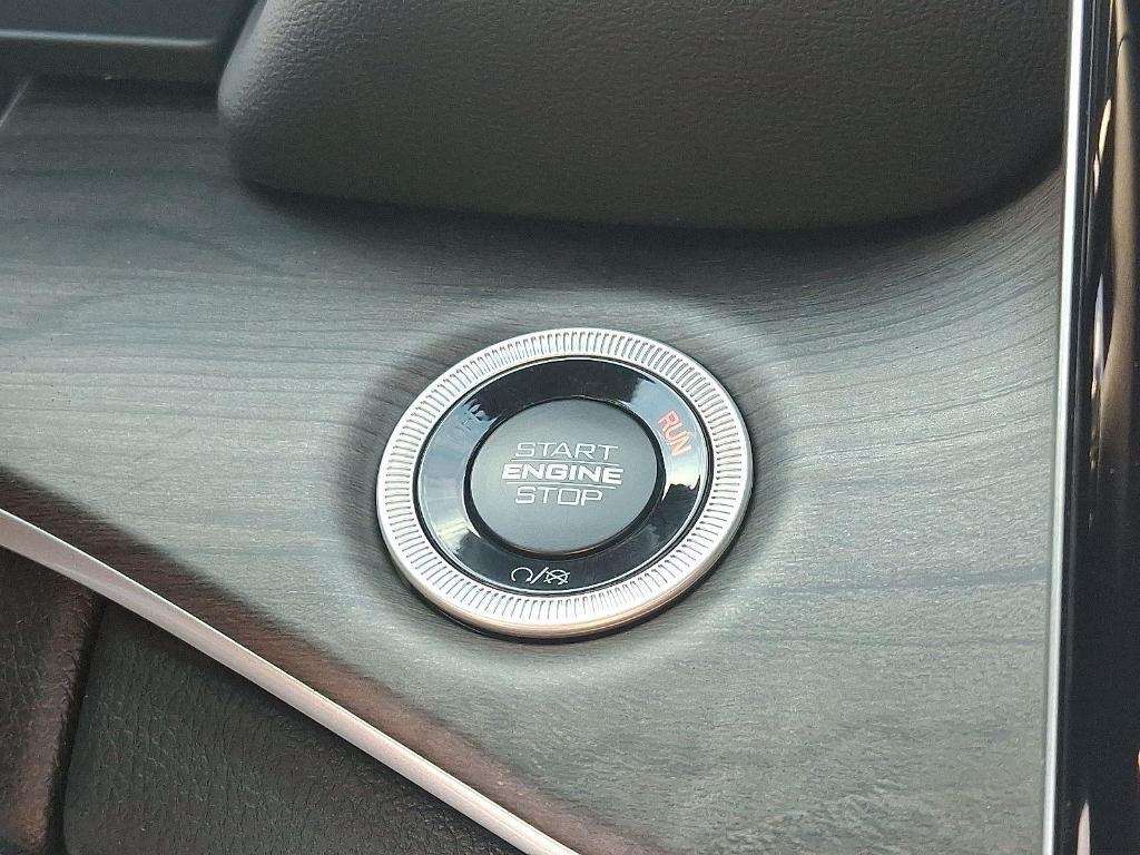 new 2025 Jeep Grand Cherokee L car, priced at $51,892