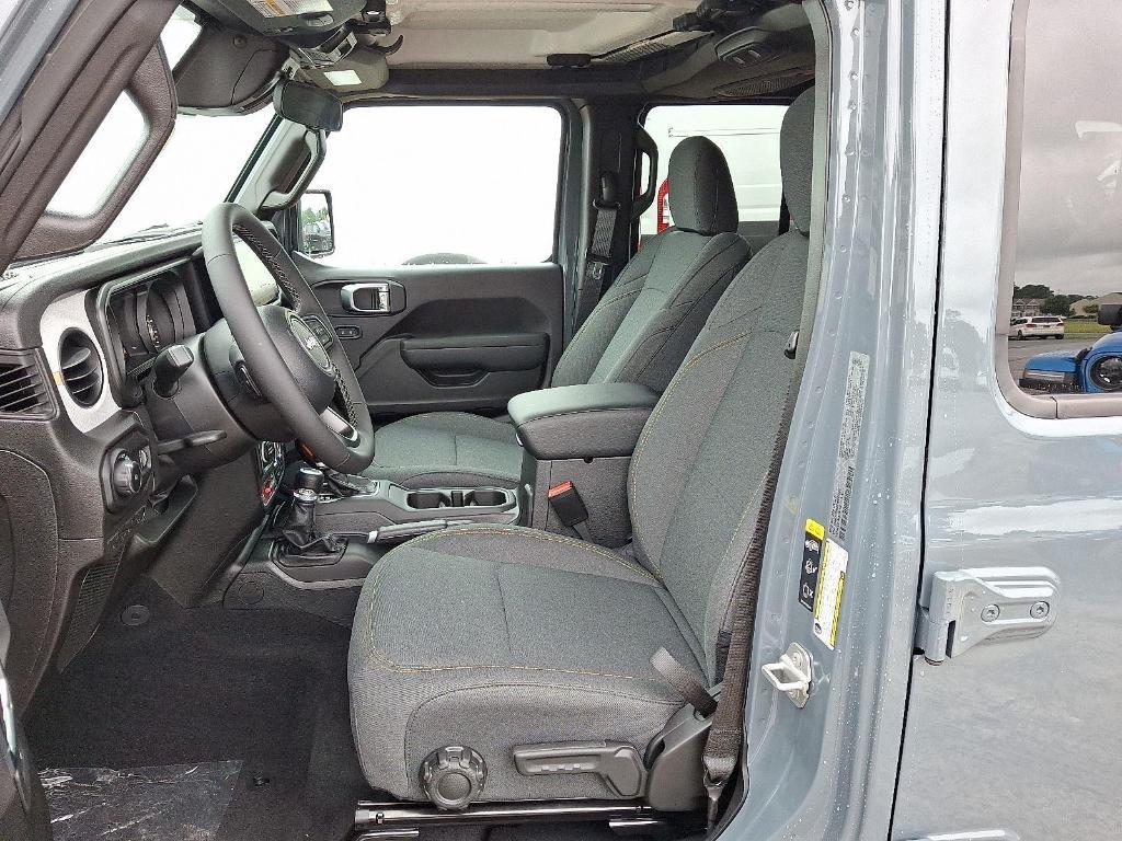 new 2025 Jeep Wrangler car, priced at $44,151