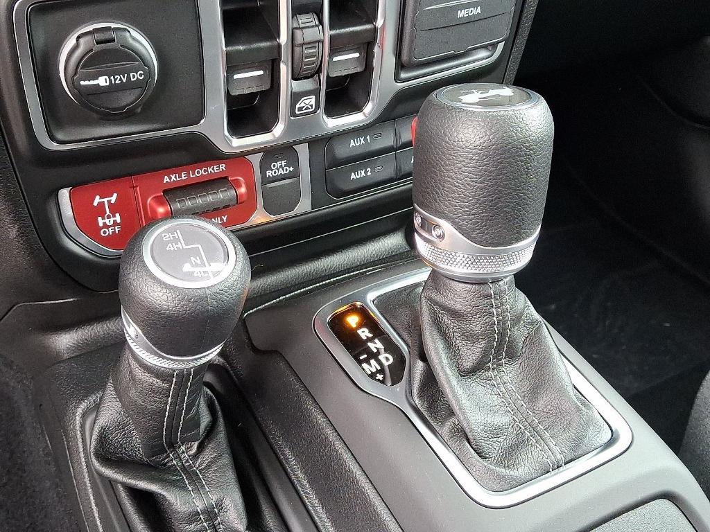 new 2025 Jeep Wrangler car, priced at $44,151