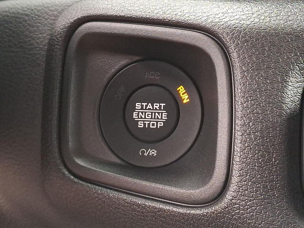 new 2025 Jeep Wrangler car, priced at $44,151