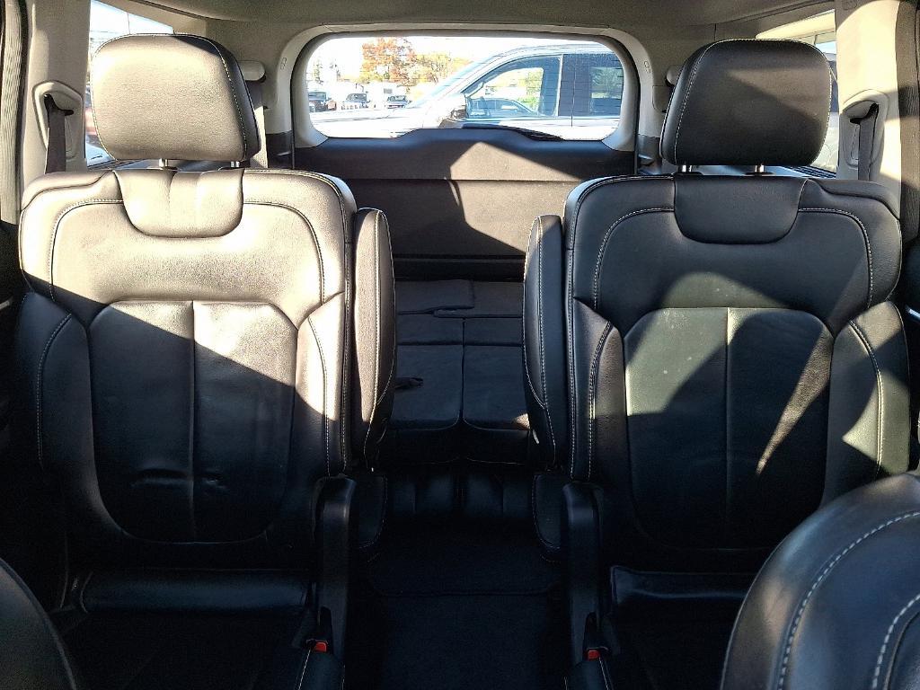 used 2021 Jeep Grand Cherokee L car, priced at $25,736