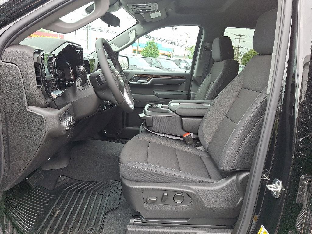 new 2025 GMC Sierra 1500 car, priced at $57,590