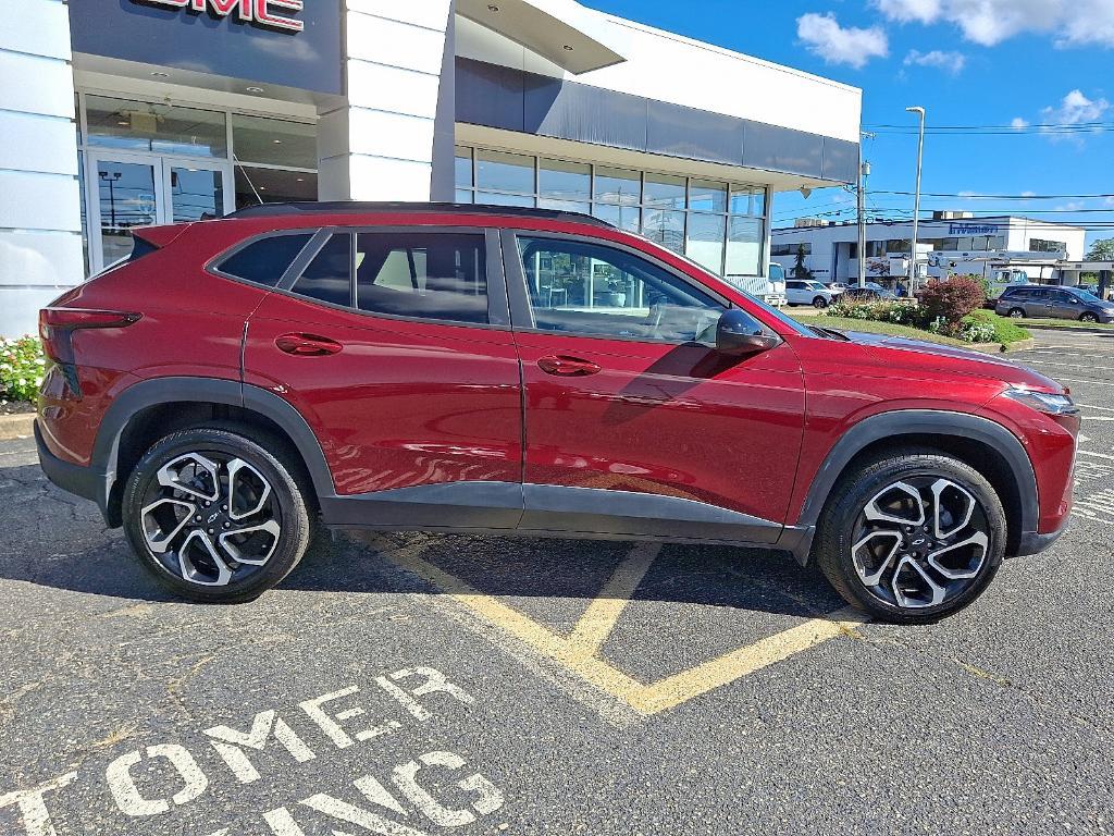 used 2024 Chevrolet Trax car, priced at $23,101