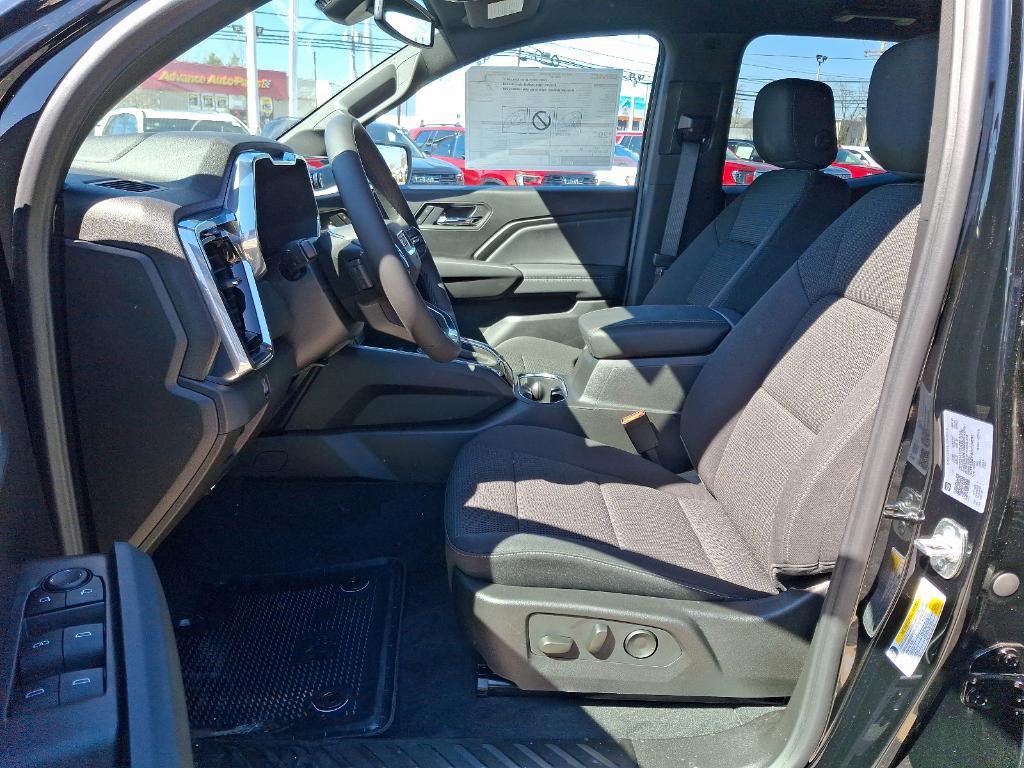 new 2025 GMC Canyon car, priced at $42,575