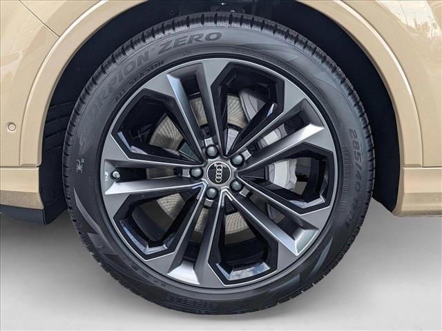 new 2025 Audi Q7 car, priced at $80,694