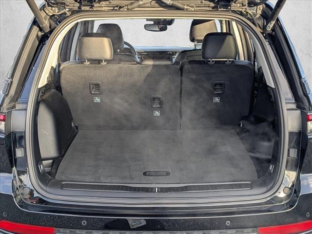 used 2023 Jeep Grand Cherokee car, priced at $19,489