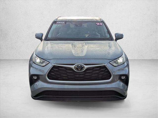 used 2023 Toyota Highlander car, priced at $31,998