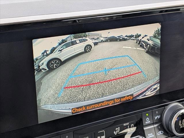 used 2023 Toyota Highlander car, priced at $31,998