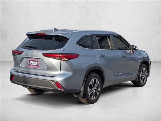 used 2023 Toyota Highlander car, priced at $31,998