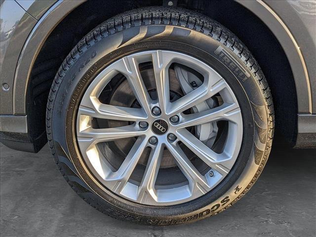 new 2025 Audi Q7 car, priced at $65,600