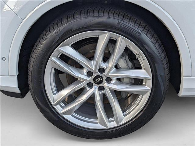 new 2025 Audi Q7 car, priced at $76,205