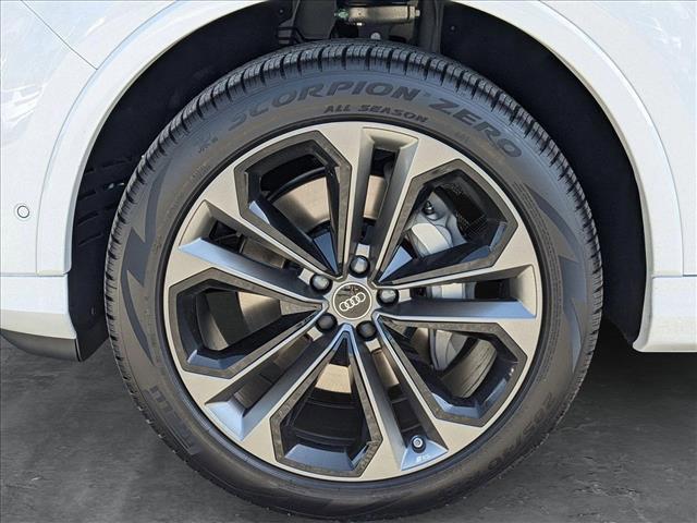 new 2025 Audi Q7 car, priced at $77,750